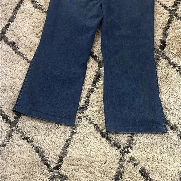 Women's Blue Wide-Leg Jeans - Picture 10 of 14